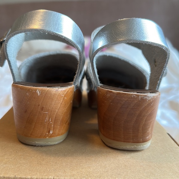 Hanna Anderson Mary Jane Clog - Silver size 27 - Picture 2 of 4
